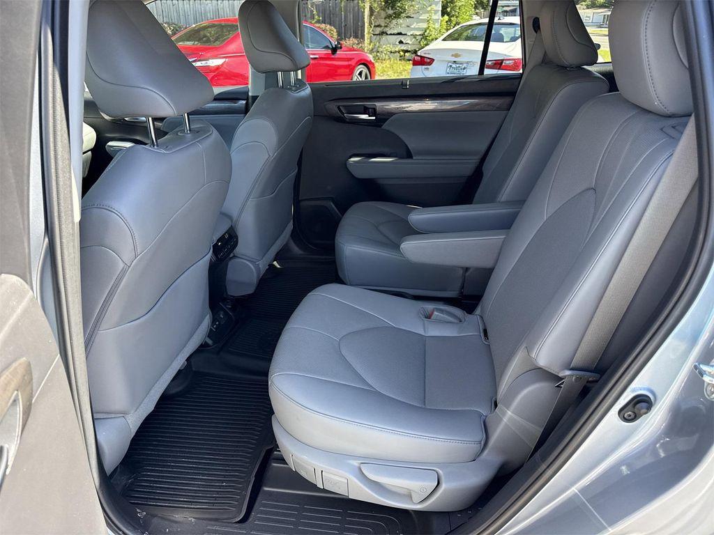 used 2023 Toyota Highlander car, priced at $42,900