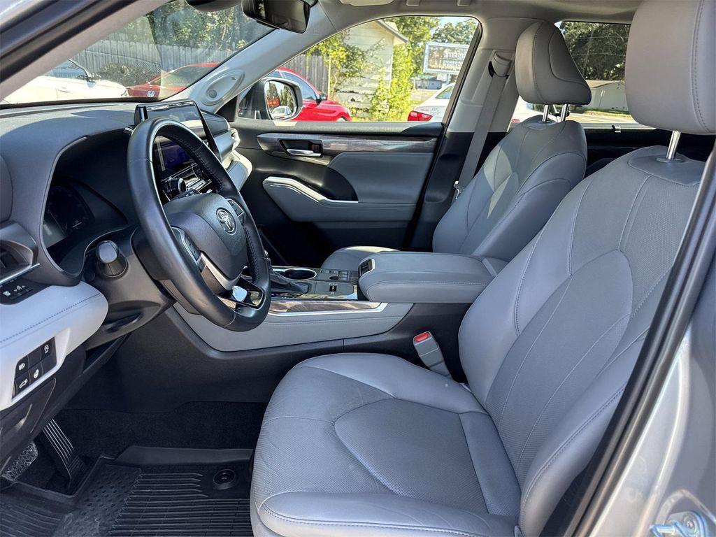 used 2023 Toyota Highlander car, priced at $42,900