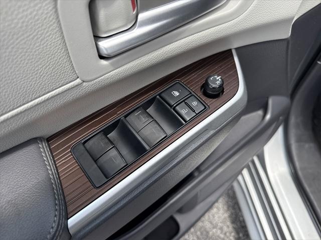 used 2022 Toyota Sienna car, priced at $39,900