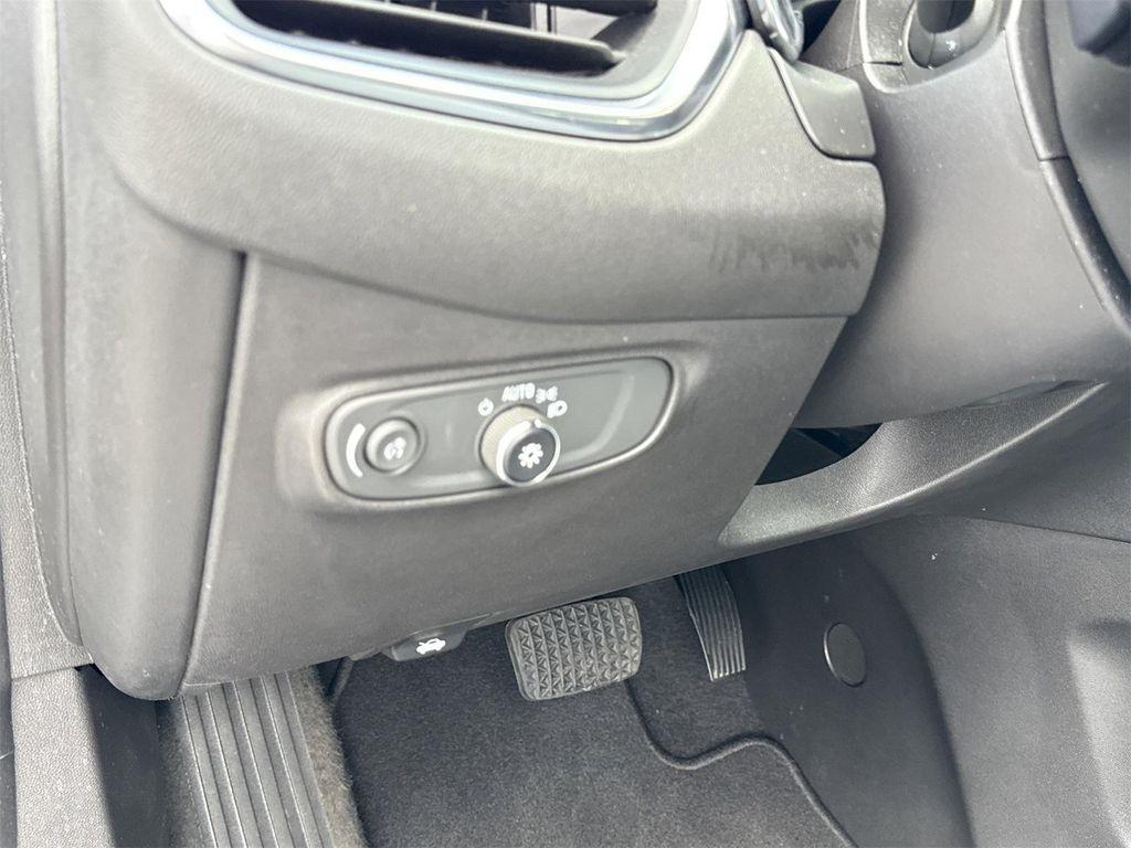 used 2023 Chevrolet Equinox car, priced at $22,300