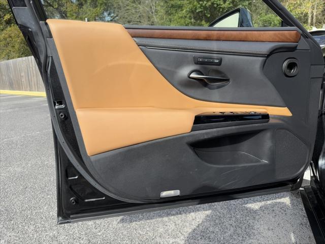 used 2022 Lexus ES 350 car, priced at $41,900