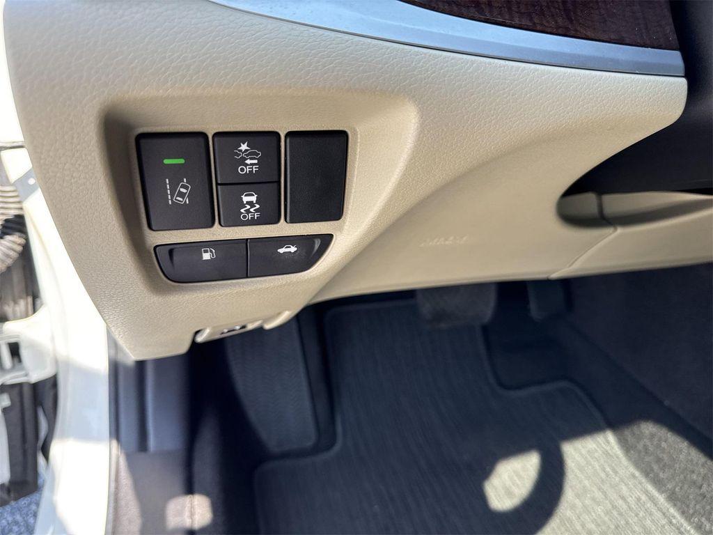used 2020 Acura TLX car, priced at $26,900