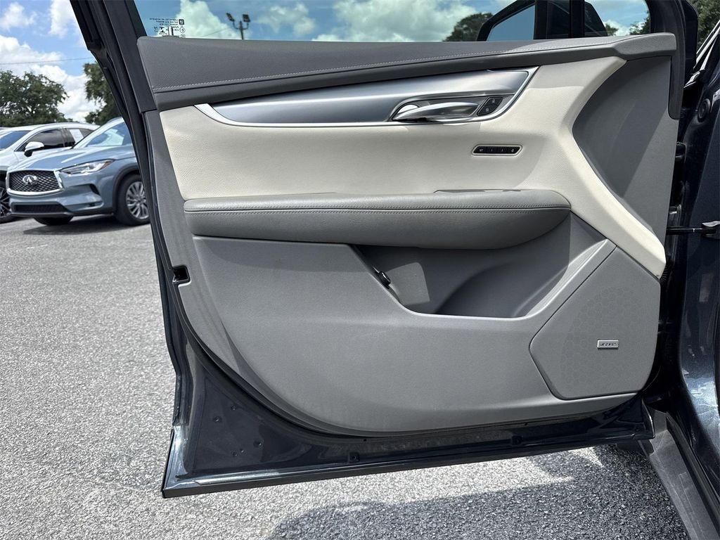 used 2021 Cadillac XT5 car, priced at $30,900