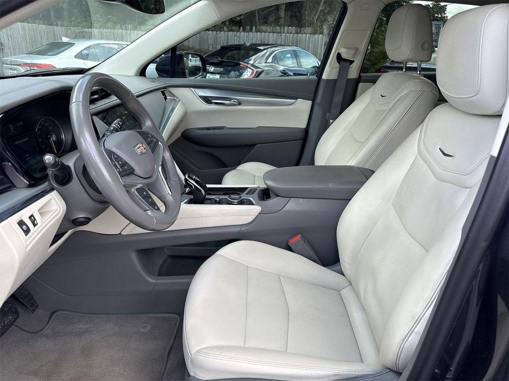used 2021 Cadillac XT5 car, priced at $30,900