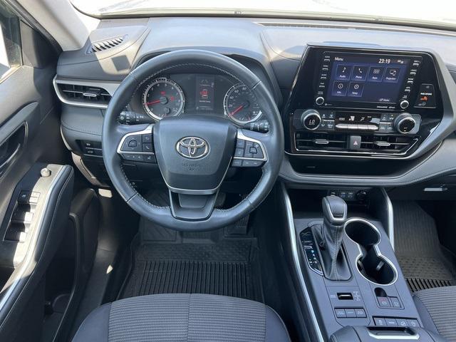 used 2022 Toyota Highlander car, priced at $33,900