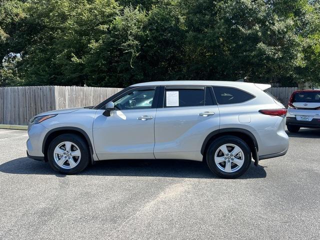 used 2022 Toyota Highlander car, priced at $33,900