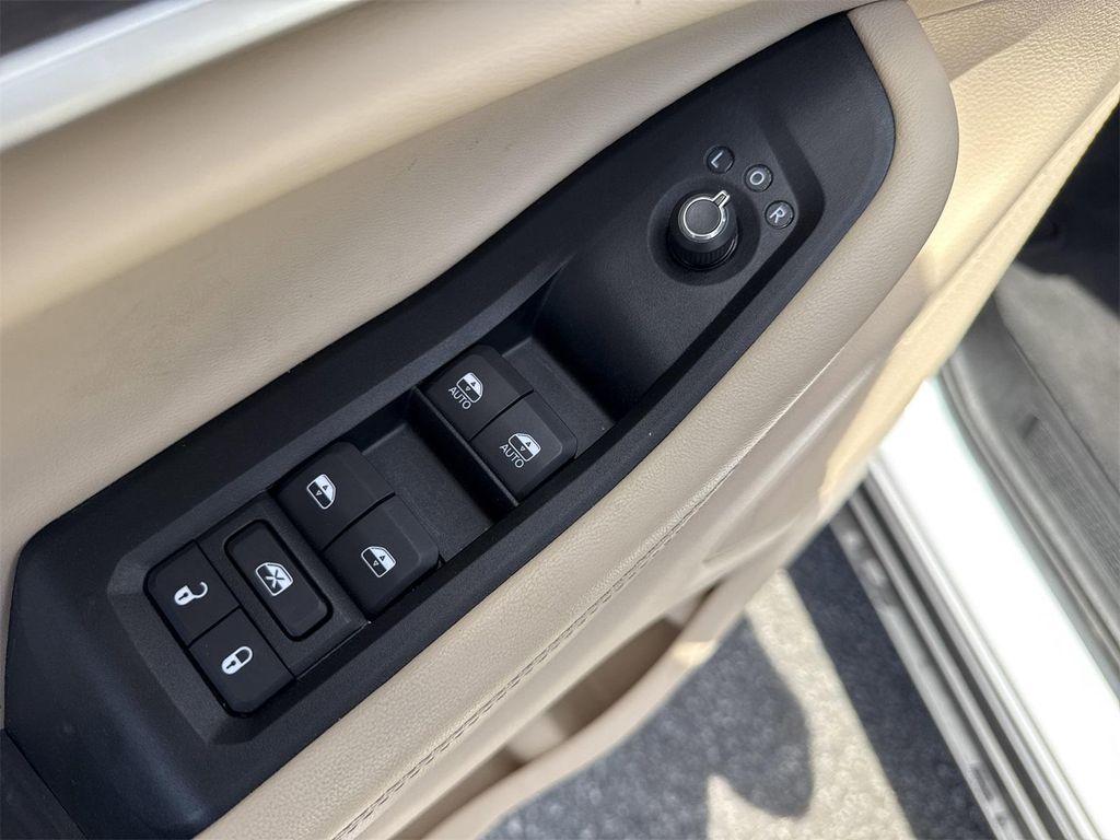 used 2024 Jeep Grand Cherokee car, priced at $38,900