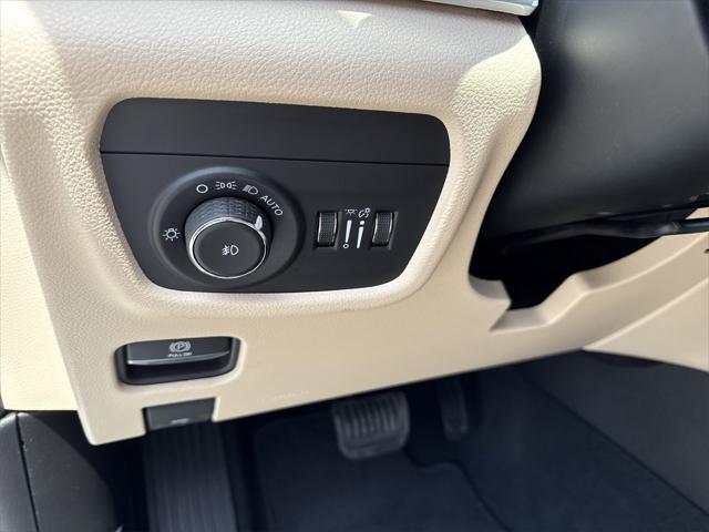 used 2024 Jeep Grand Cherokee car, priced at $43,900