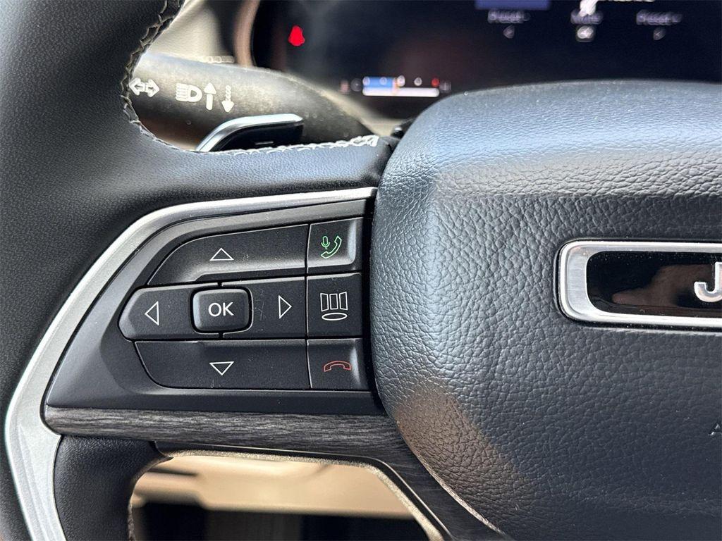 used 2024 Jeep Grand Cherokee car, priced at $38,900