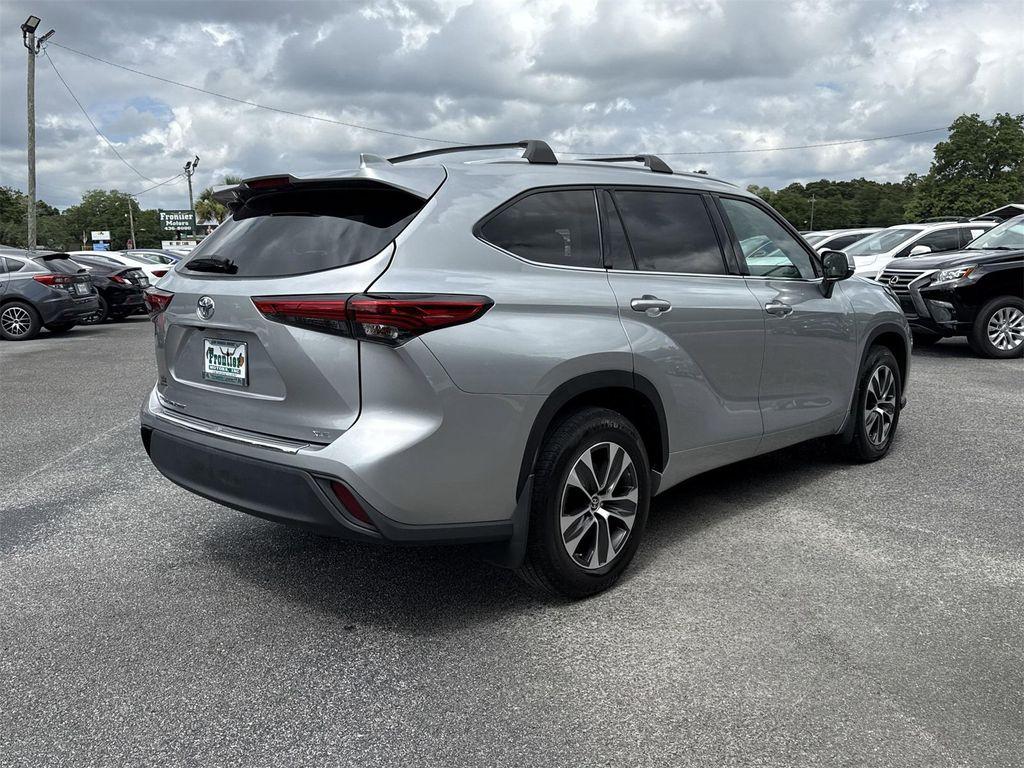 used 2022 Toyota Highlander car, priced at $36,900