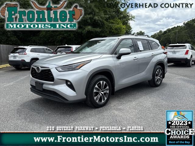 used 2022 Toyota Highlander car, priced at $39,900