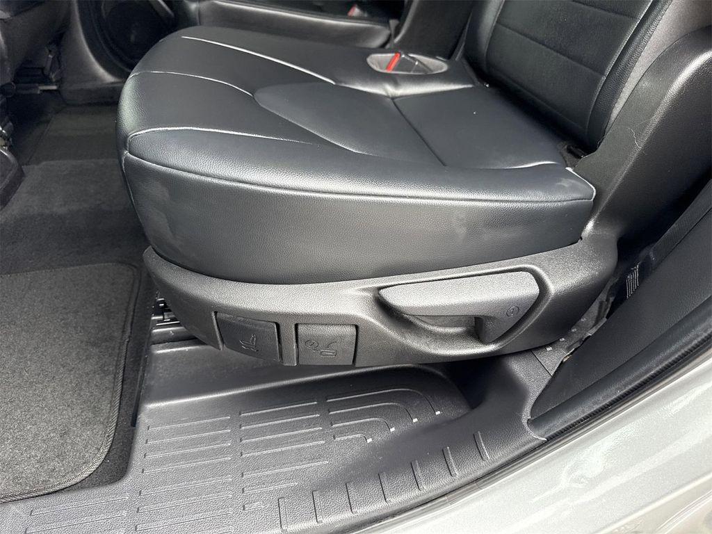 used 2022 Toyota Highlander car, priced at $36,900