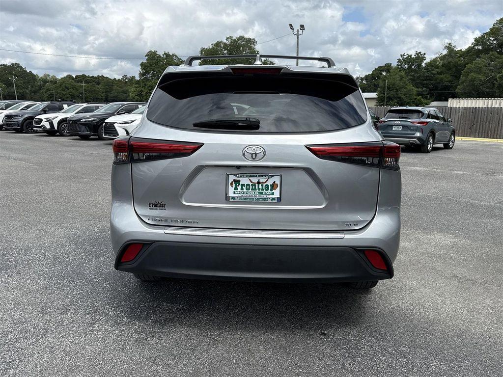 used 2022 Toyota Highlander car, priced at $36,900