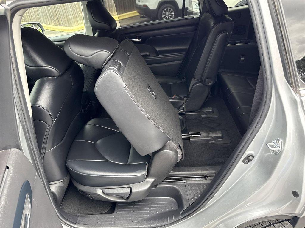 used 2022 Toyota Highlander car, priced at $36,900