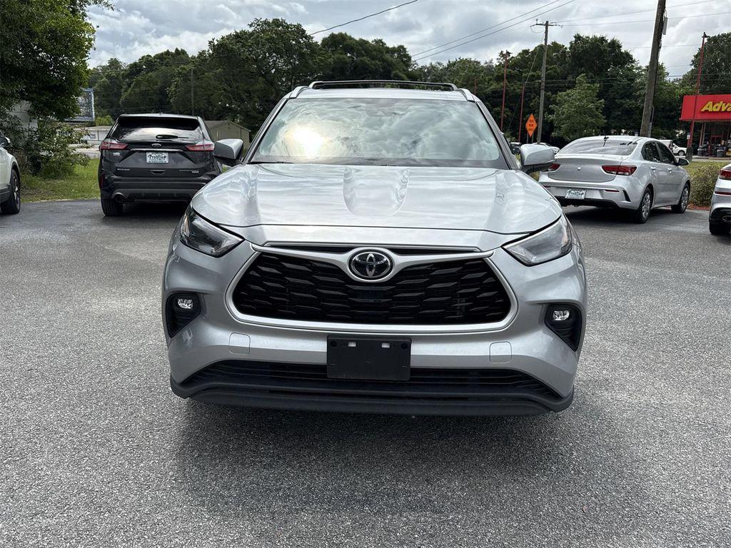 used 2022 Toyota Highlander car, priced at $36,900