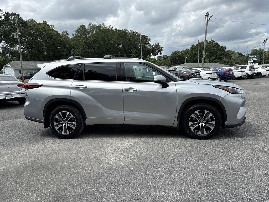 used 2022 Toyota Highlander car, priced at $36,900