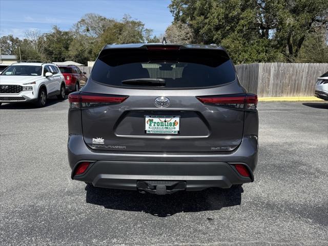 used 2021 Toyota Highlander car, priced at $35,900