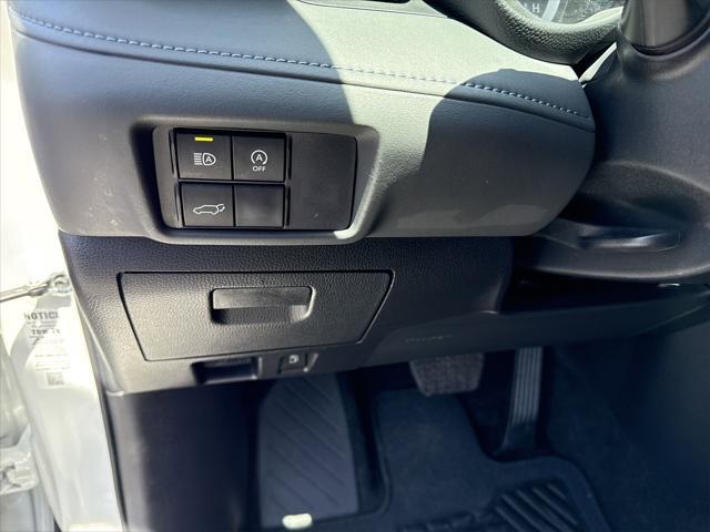 used 2024 Toyota Highlander car, priced at $42,900