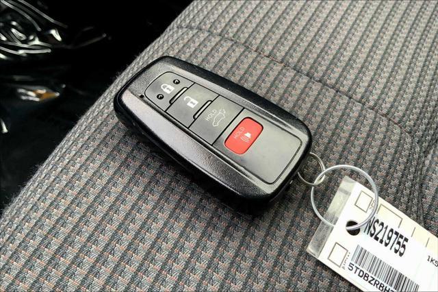 used 2022 Toyota Highlander car, priced at $28,974