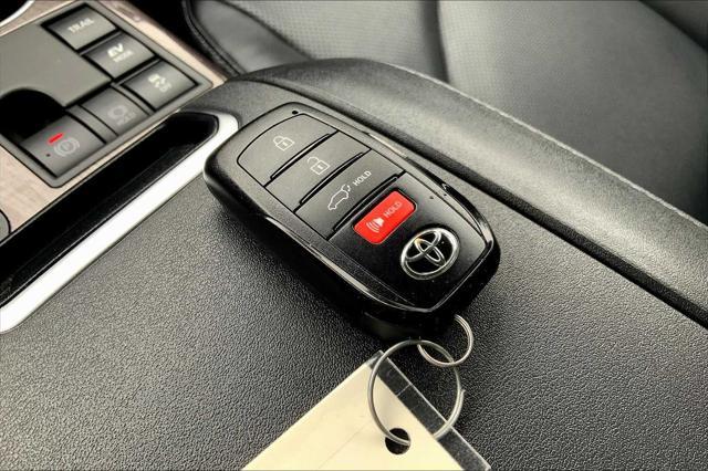 used 2024 Toyota Highlander Hybrid car, priced at $50,295