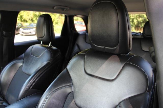 used 2019 Jeep Cherokee car, priced at $10,990