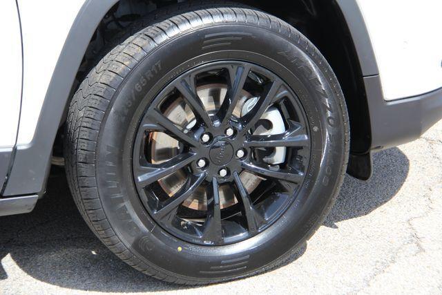 used 2023 Jeep Cherokee car, priced at $23,990