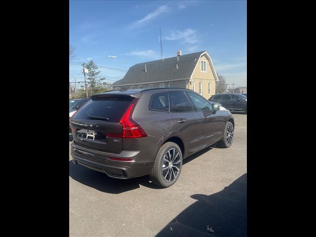 new 2024 Volvo XC60 car, priced at $52,045