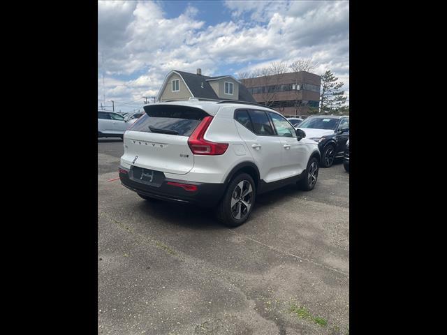 new 2024 Volvo XC40 car, priced at $39,945
