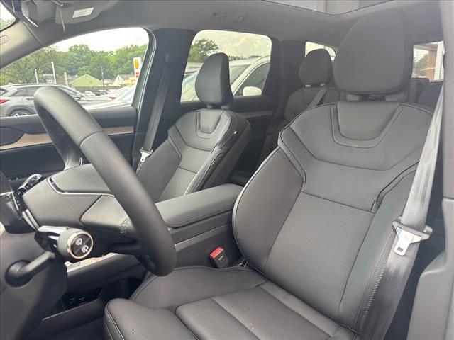 new 2025 Volvo EX90 car, priced at $82,140