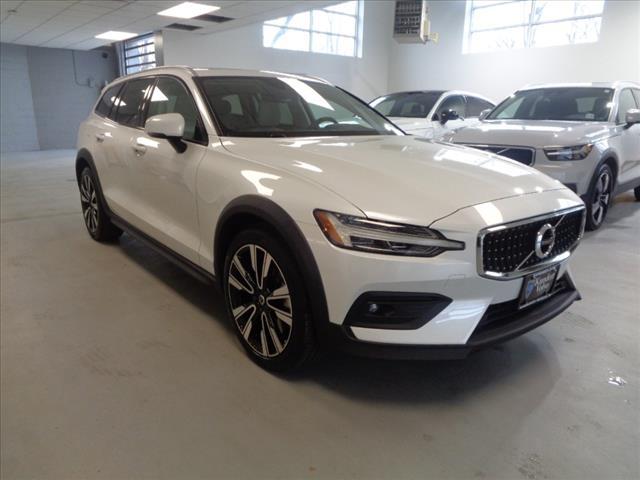 used 2021 Volvo V60 Cross Country car, priced at $32,995