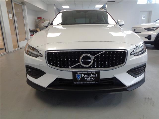 used 2021 Volvo V60 Cross Country car, priced at $34,495