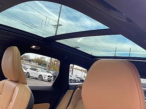 used 2021 Volvo XC60 car, priced at $32,995