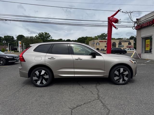 new 2025 Volvo XC60 car, priced at $53,485