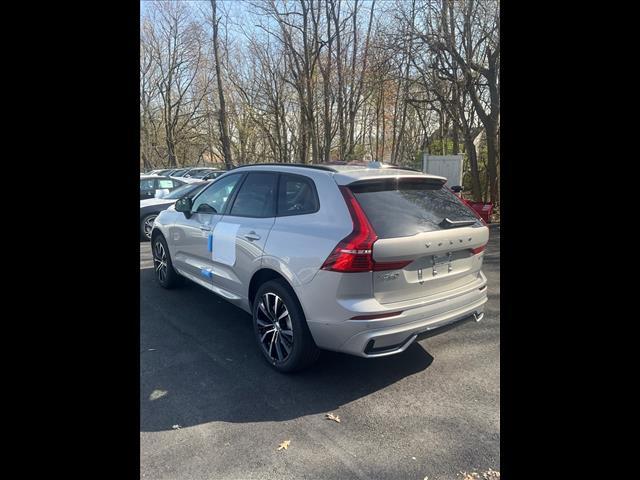new 2024 Volvo XC60 car, priced at $52,045