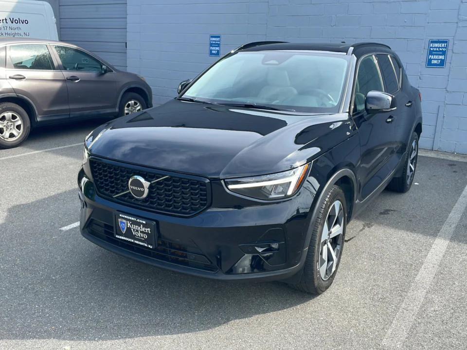 used 2023 Volvo XC40 car, priced at $34,495