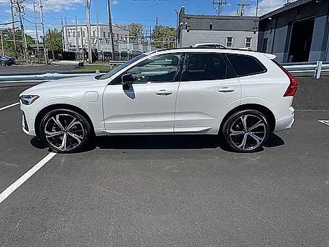 used 2022 Volvo XC60 Recharge Plug-In Hybrid car, priced at $40,995