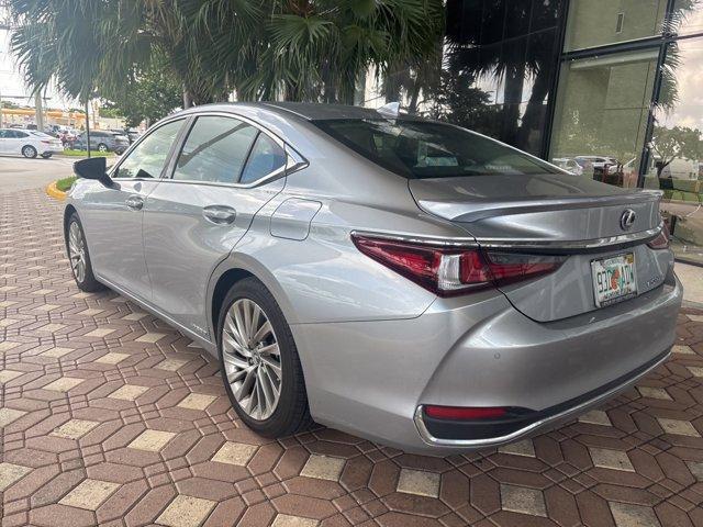 used 2022 Lexus ES 300h car, priced at $37,890