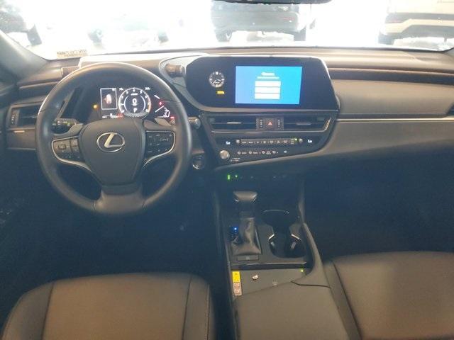 used 2025 Lexus ES 350 car, priced at $40,900