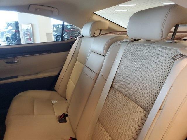 used 2017 Lexus ES 350 car, priced at $23,900