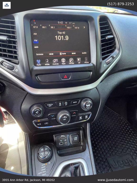 used 2016 Jeep Cherokee car, priced at $15,990