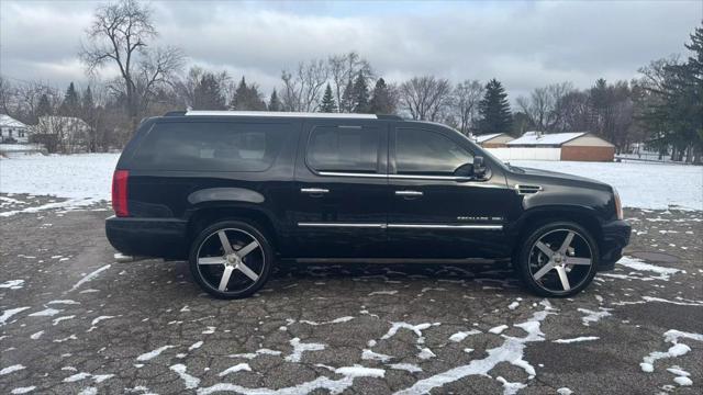 used 2010 Cadillac Escalade ESV car, priced at $15,500