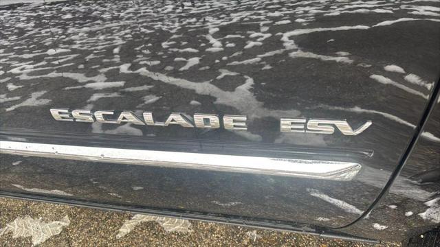 used 2010 Cadillac Escalade ESV car, priced at $15,500