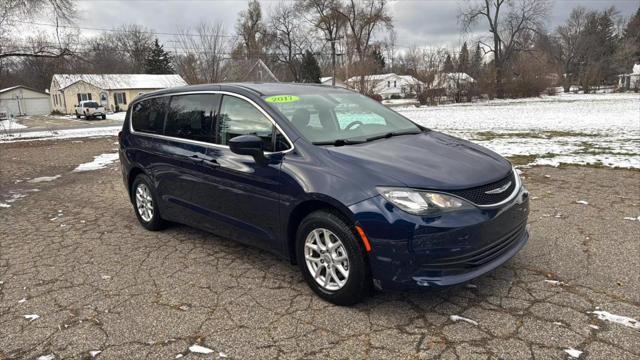 used 2017 Chrysler Pacifica car, priced at $9,900