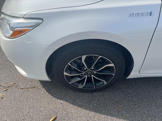 used 2015 Toyota Camry Hybrid car, priced at $14,000