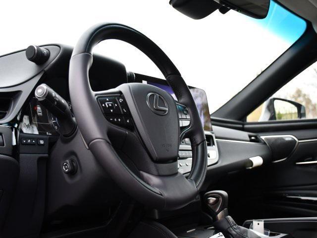 new 2025 Lexus ES 350 car, priced at $54,130