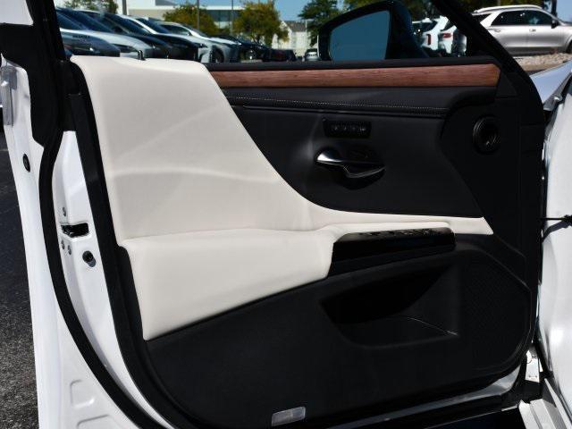 new 2025 Lexus ES 350 car, priced at $47,562