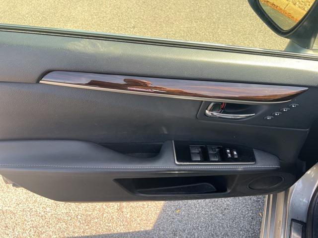 used 2017 Lexus ES 300h car, priced at $23,000