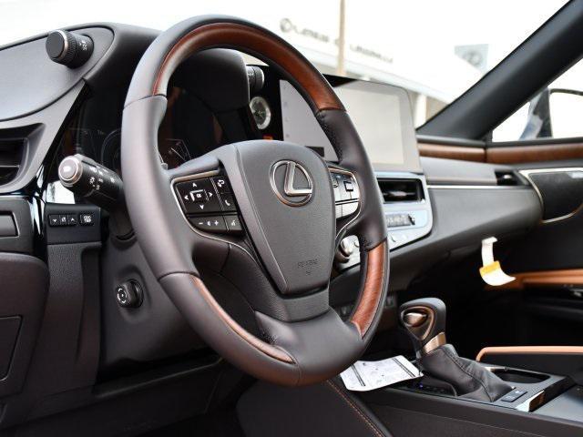 new 2025 Lexus ES 300h car, priced at $57,149