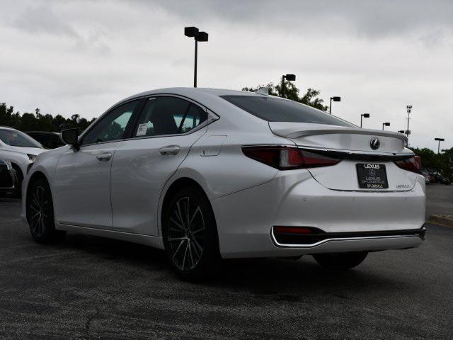 new 2025 Lexus ES 300h car, priced at $48,578