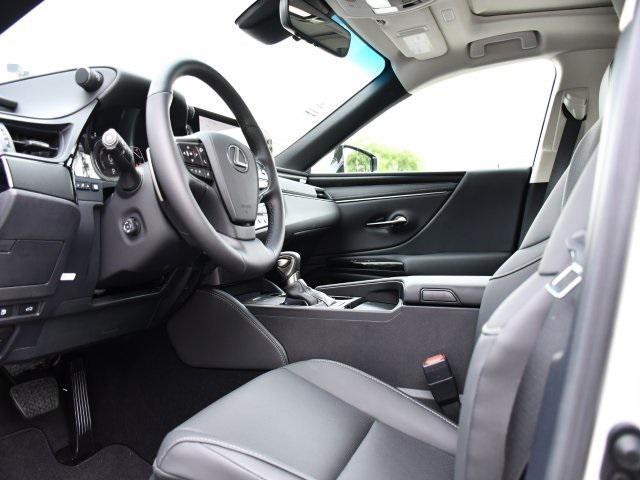 new 2025 Lexus ES 300h car, priced at $48,578